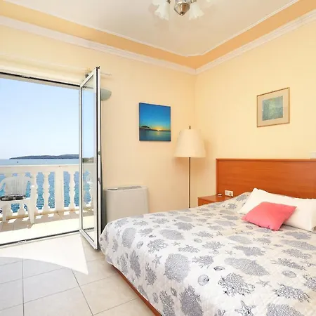 Brodarica 15270b Šibenik