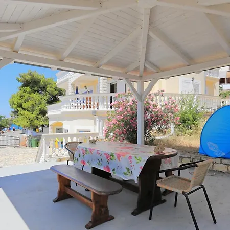 Brodarica 15270b Apartmán *